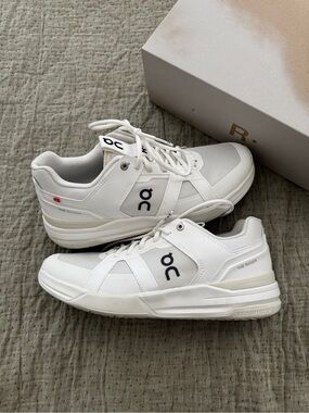 On The Roger Clubhouse Pro 9.5 Men’s On Clouds Tennis Shoes in White | Ice